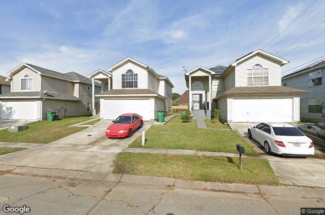 property at 1920 Lac La Belle Dr