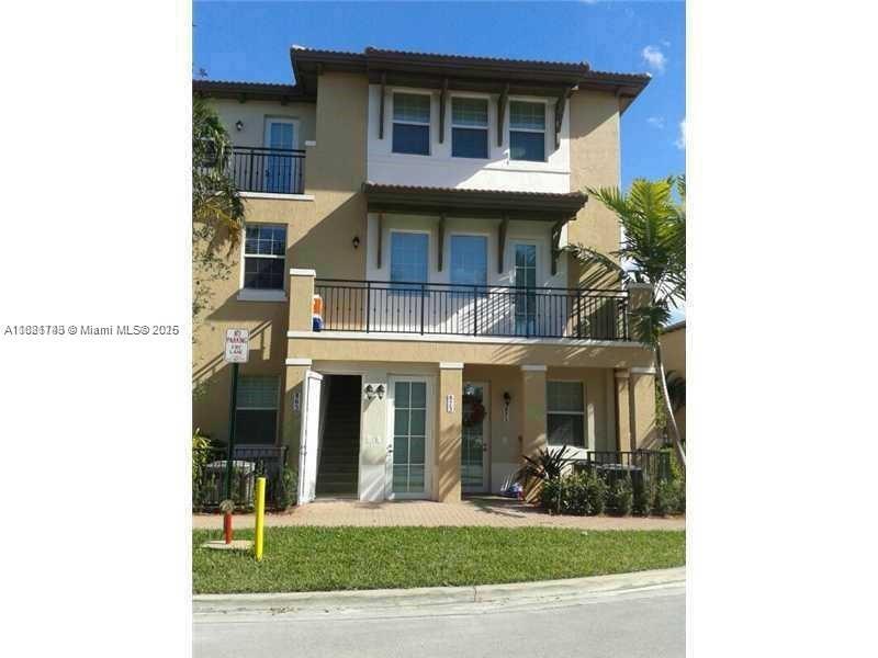 948 SW 147th Ave in Pembroke Pines, FL - Building Photo