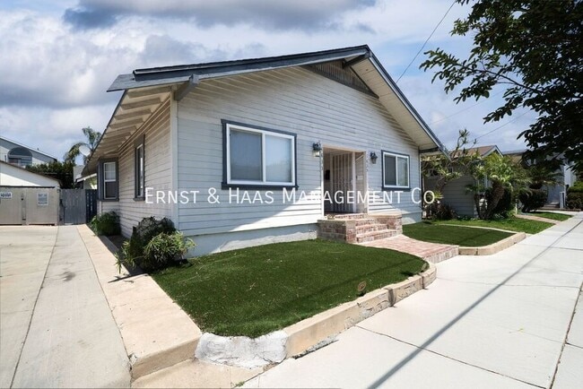 1635 E Erie St in Long Beach, CA - Building Photo - Building Photo