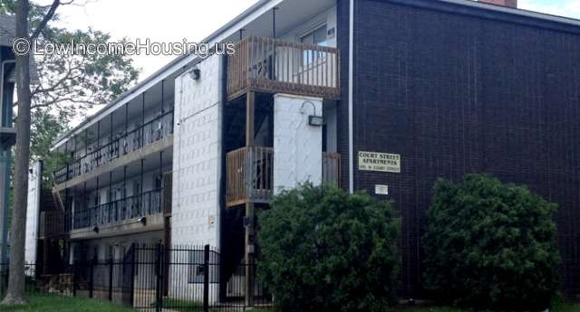 Court Street Apartments in Rockford, IL - Building Photo