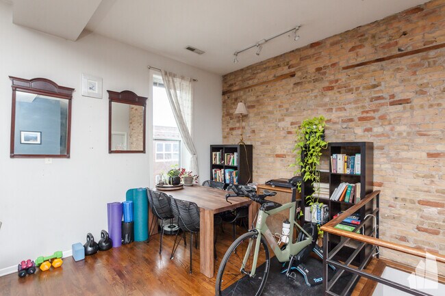 2209 W Race Ave, Unit 3 in Chicago, IL - Building Photo - Building Photo
