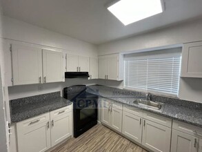 3720 SW 59 Ave in Fort Lauderdale, FL - Building Photo - Interior Photo