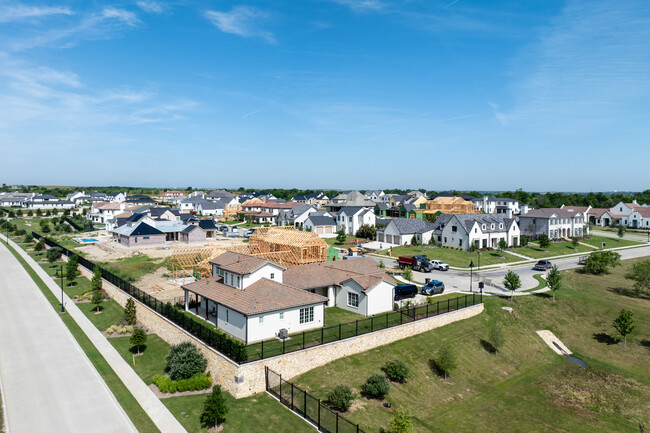 Montrachet in Fort Worth, TX - Foto de edificio - Building Photo