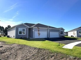 514 Cobblestone Cir in Harvard, IL - Building Photo