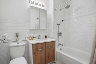 517 W 45th St in New York, NY - Building Photo - Building Photo