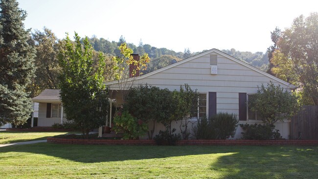 3669 Mosswood Dr in Lafayette, CA - Foto de edificio - Building Photo