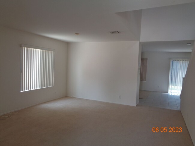 2128 Westpark Dr in Rosamond, CA - Building Photo - Building Photo