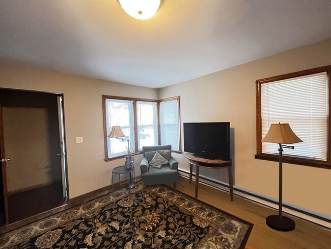 1010 16th Ave SE in Minneapolis, MN - Building Photo - Building Photo