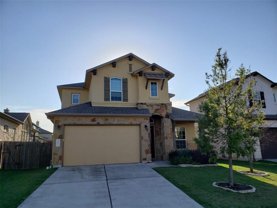 12612 Javea Dr in Austin, TX - Foto de edificio