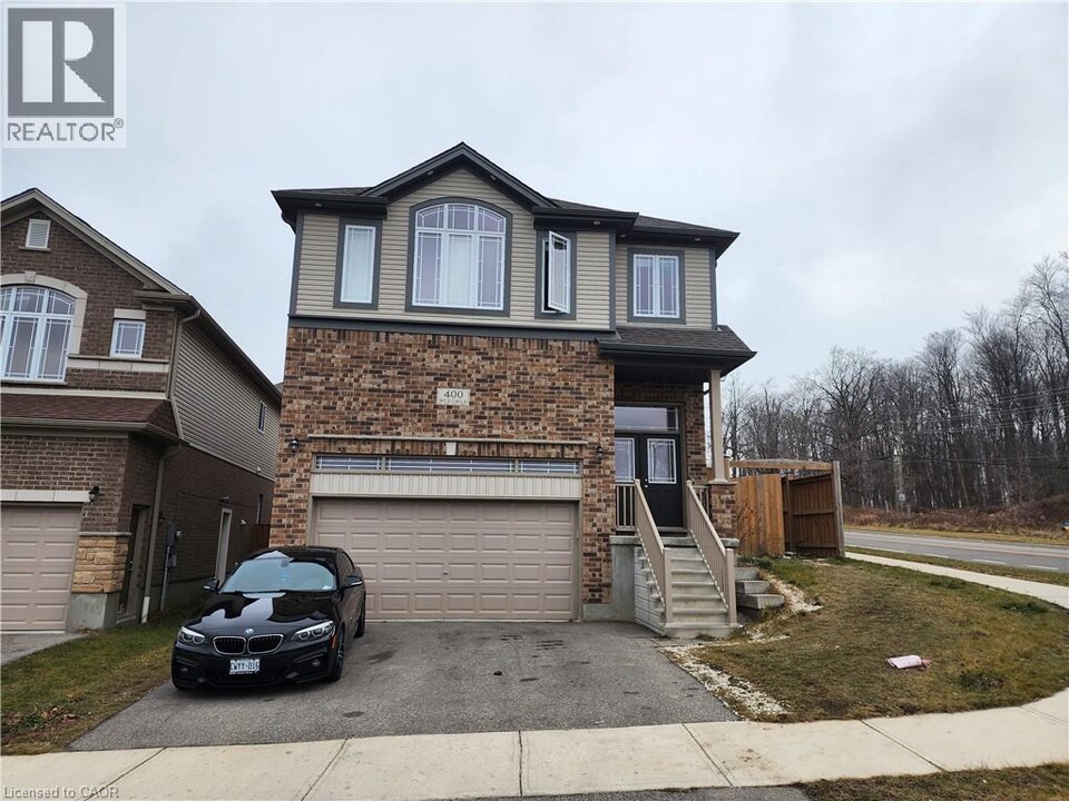 400 Wild Calla St in Waterloo, ON - Building Photo