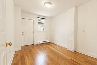 265 E St, Unit 3 in Boston, MA - Building Photo - Building Photo