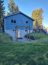 3911 NE Rova Rd in Poulsbo, WA - Building Photo - Building Photo