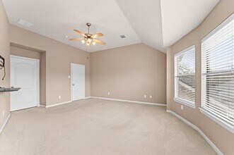 2411 Clippers Square in Houston, TX - Building Photo - Building Photo