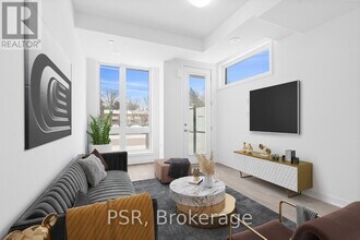 8 Turtle Island Rd in Toronto, ON - Building Photo - Building Photo