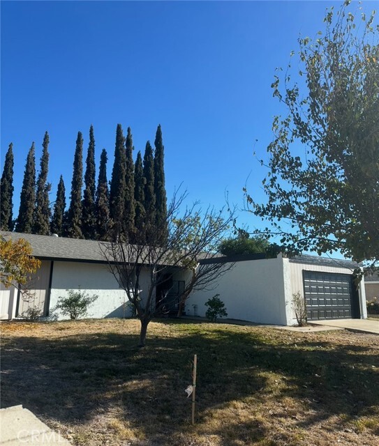 1555 Pepper Ct in Highland, CA - Building Photo