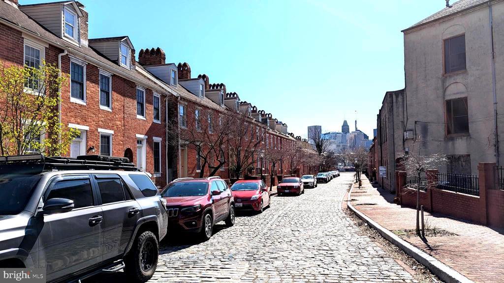659 Stirling St in Baltimore, MD - Foto de edificio