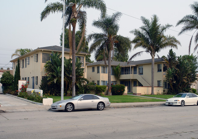 Las Palmas Apartments in Oxnard, CA - Building Photo - Building Photo