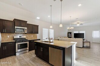 13740 Villa Vista Ave in Horizon City, TX - Building Photo - Building Photo