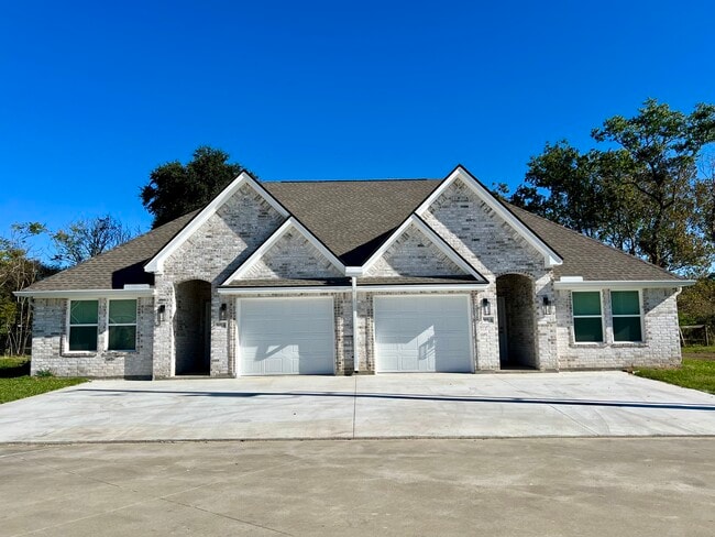 property at 565 S 28th St