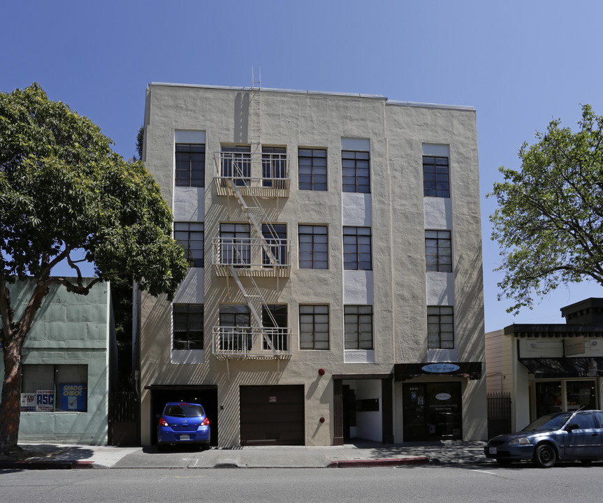 5916-5920 College Ave in Oakland, CA - Building Photo