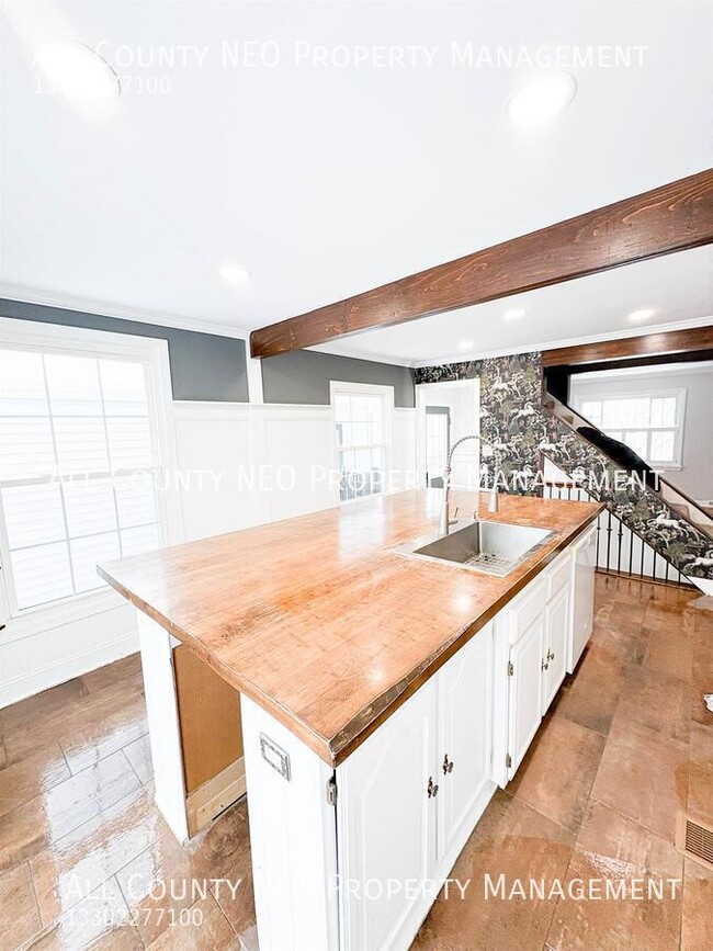 2359 12th St in Cuyahoga Falls, OH - Building Photo - Building Photo