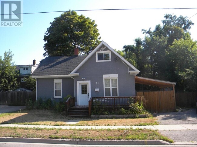 property at 31 Eccles St N