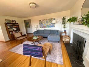 4051 38th Ave SW in Seattle, WA - Building Photo - Building Photo