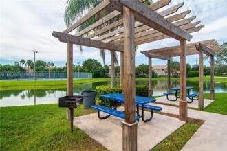 565 Vista Isles Dr in Sunrise, FL - Building Photo - Building Photo
