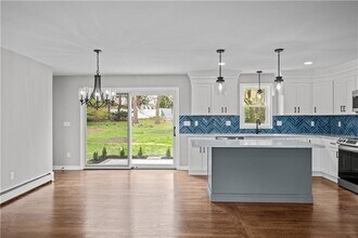 51 Arrowhead Ln in Portsmouth, RI - Building Photo - Building Photo