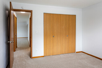 Cedar Square Apartments in St. Cloud, MN - Foto de edificio - Interior Photo