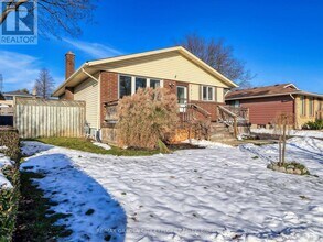 7371 N Dorset Pl in Niagara Falls, ON - Building Photo - Building Photo
