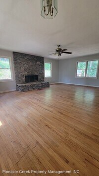 315-315 Broadleaf Ln photo'