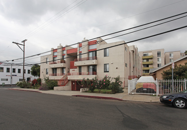 Natalie Court Luxury Apartments in Los Angeles, CA - Foto de edificio - Building Photo