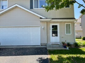 520 Tanager Path in Mankato, MN - Building Photo