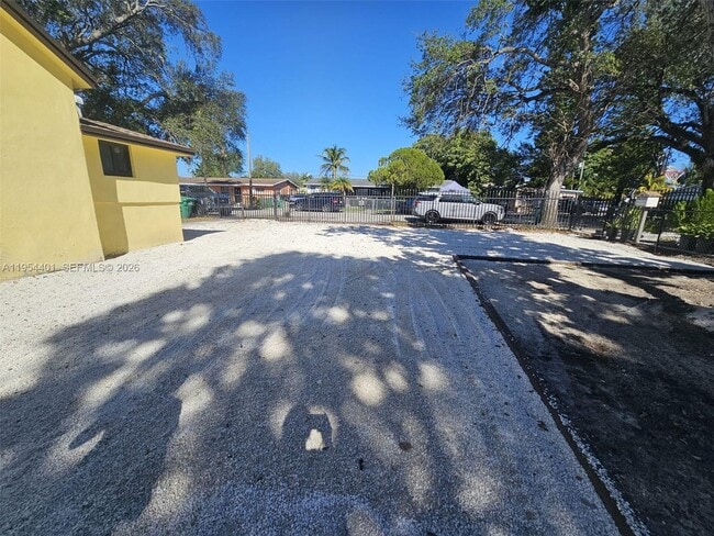 1148 NW 100th St in Miami, FL - Building Photo - Building Photo