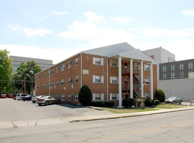 31 Chittenden Ave in Columbus, OH - Foto de edificio - Building Photo