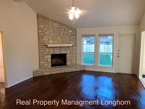 212 Rockcrest Dr in Georgetown, TX - Building Photo - Building Photo