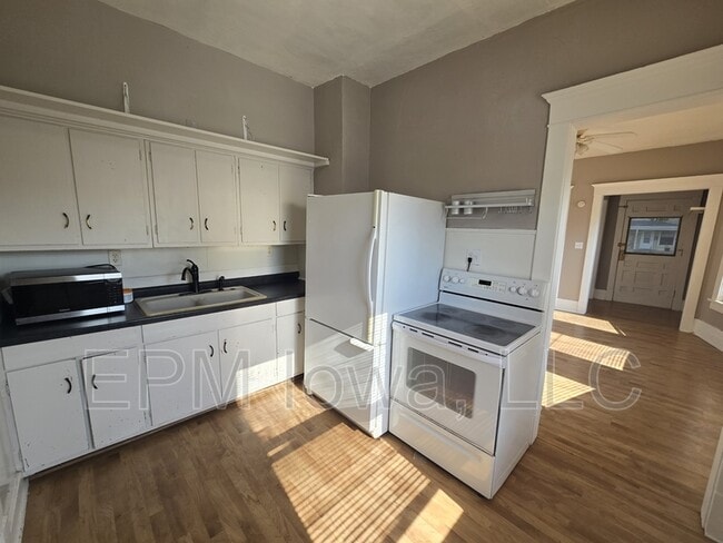 property at 2019 Falls Ave