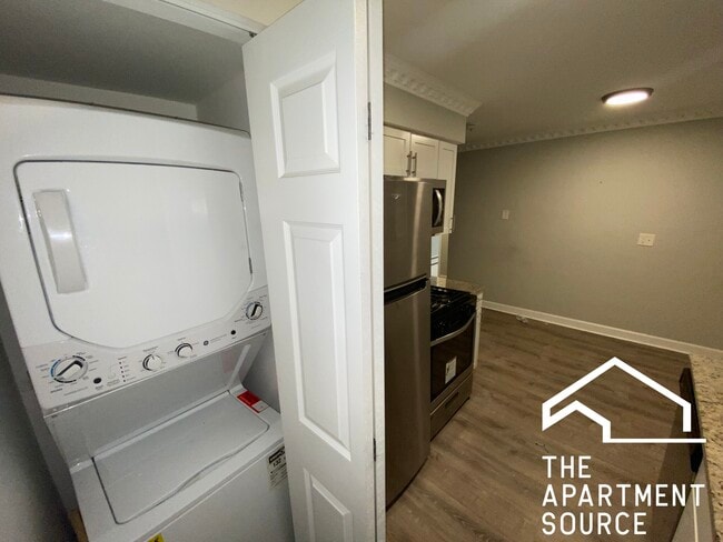 1321 W Sherwin Ave, Unit 1B in Chicago, IL - Building Photo - Building Photo