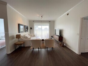 11720 St Andrews Place, Unit 302 in Wellington, FL - Foto de edificio - Building Photo