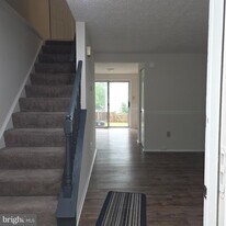1758 Springfield Ln in Frederick, MD - Building Photo
