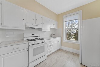 81 N Washington St in Tarrytown, NY - Building Photo - Building Photo