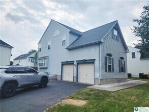 236 Lenape Trail in Allentown, PA - Building Photo - Building Photo