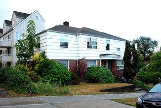 1305 N 41st St in Seattle, WA - Building Photo - Building Photo