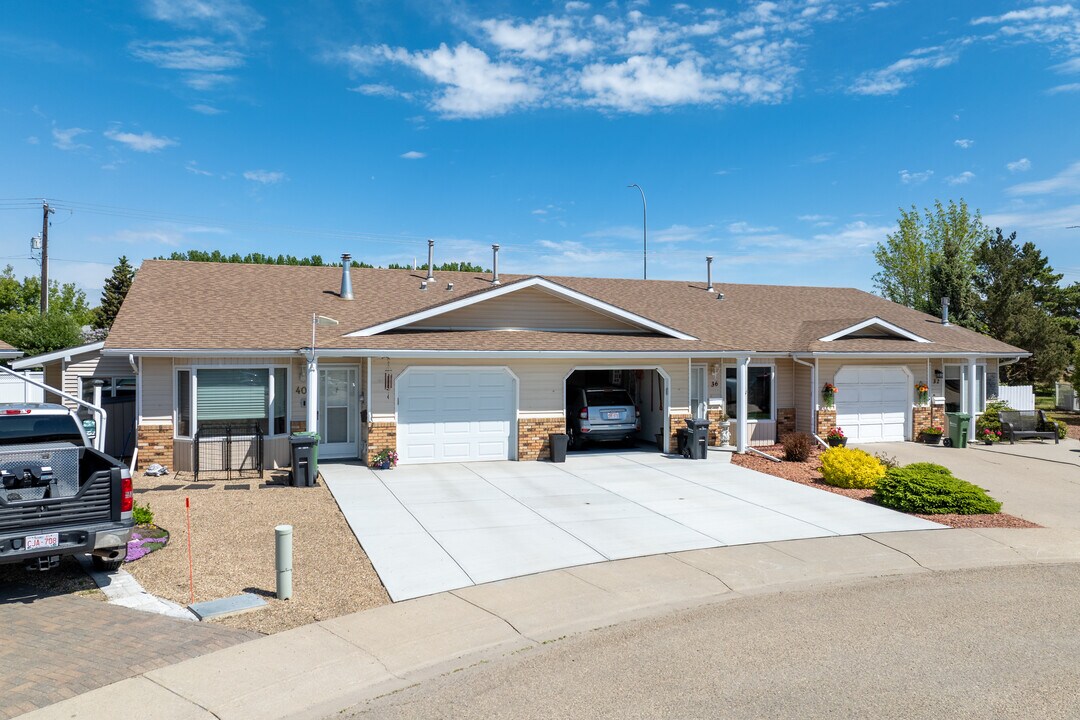16 Ramsey in Red Deer, AB - Building Photo