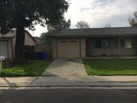 2714 Pyramid Ave in Ceres, CA - Building Photo