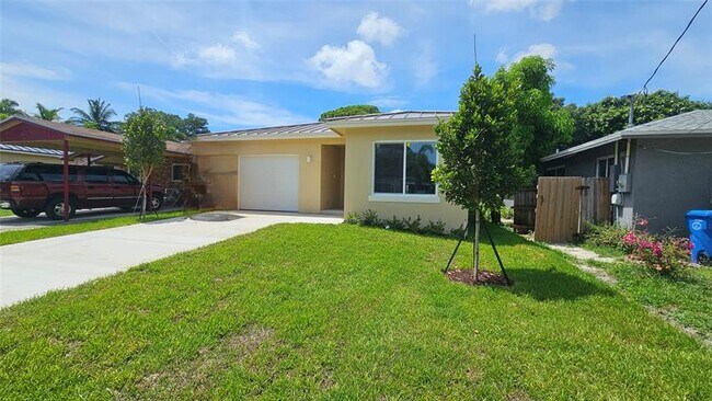 324 NE 34th St in Oakland Park, FL - Building Photo - Building Photo