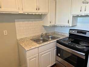 1710 10th St in Wichita Falls, TX - Building Photo - Building Photo