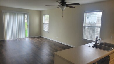 790 Wedgewood Cir in Lake In The Hills, IL - Building Photo - Building Photo