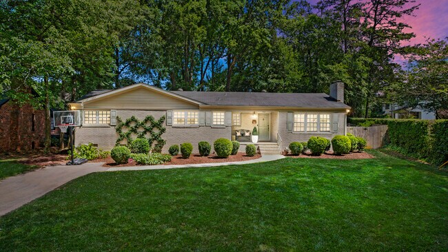 614 Ellsworth Rd in Charlotte, NC - Foto de edificio - Building Photo